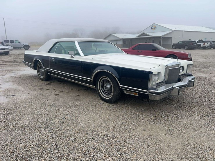 1979-lincoln-continental-mark-v-image-7