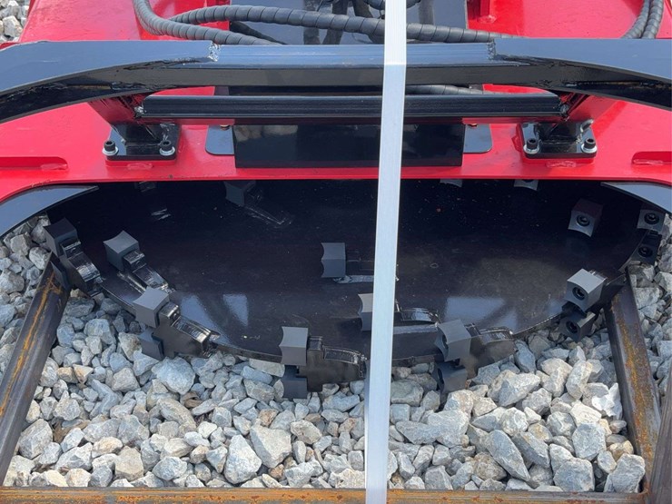 giyi-edm320-excavator-disc-mulcher-attachment-image-9