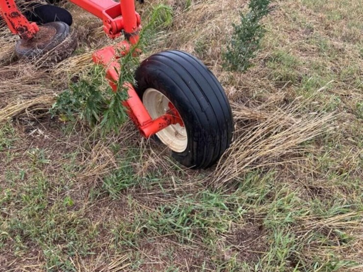 blanchat-12-bottom-plow-image-8