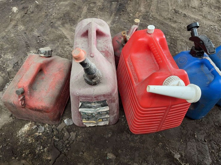 (7)-plastic-fuel-and-utility-containers-image-3