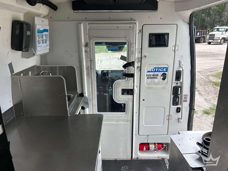 2021-mercedes-benz-sprinter-4500-image-23