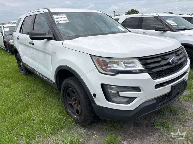 2019-ford-explorer-image-2