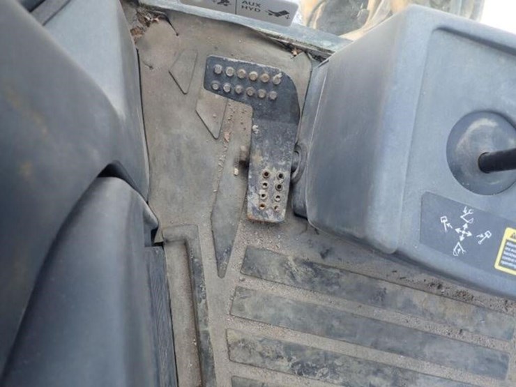 2009-deere-310sj-image-29