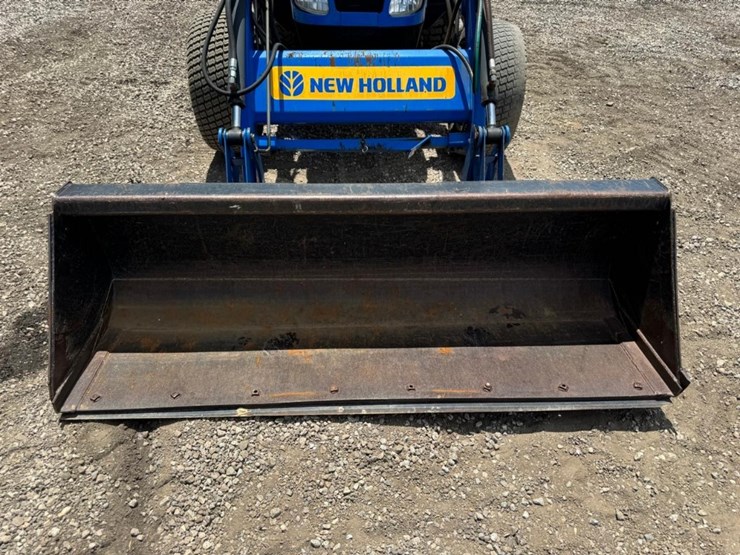 new-holland-boomer-3040-image-10