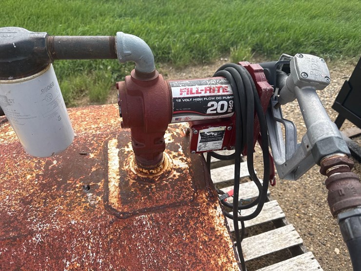 service-tank-with-pump-image-4