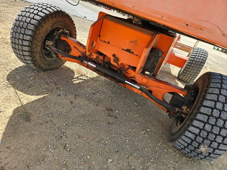 2015-jlg-400s-image-30