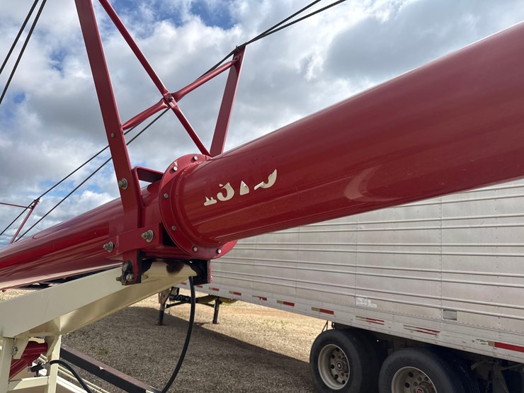 buhler-farm-king-1370-image-3