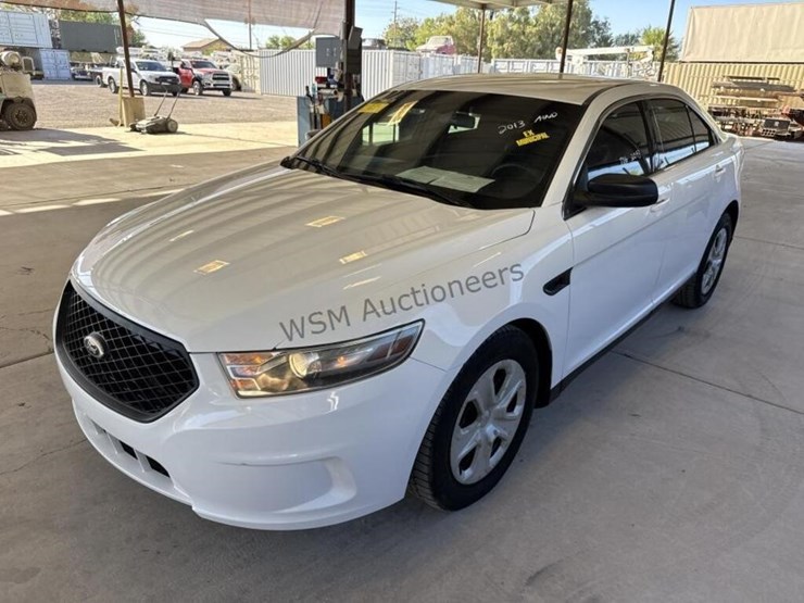 2013-ford-taurus-sdn-image-4