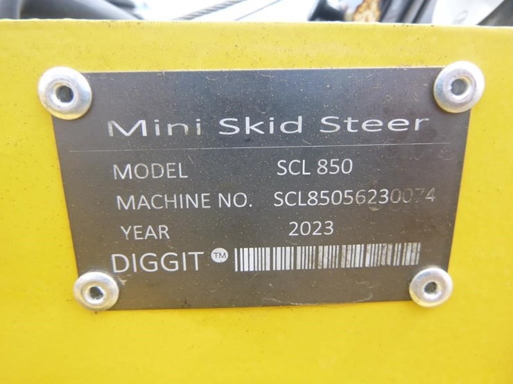 2023-diggit-scl850-skid-steer-track-loader-image-18