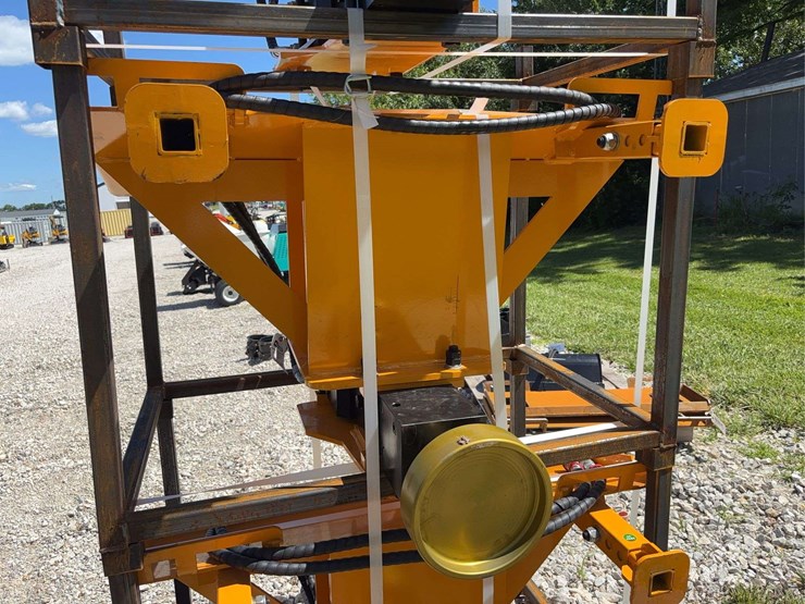 giyi-ad680-hydraulic-pile-hammer-image-8