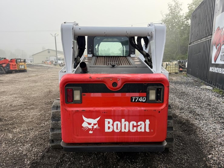 2019-bobcat-t740-image-3