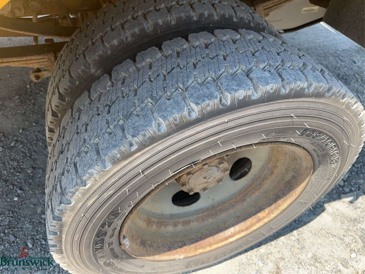 2012-ford-f550-xl-image-10