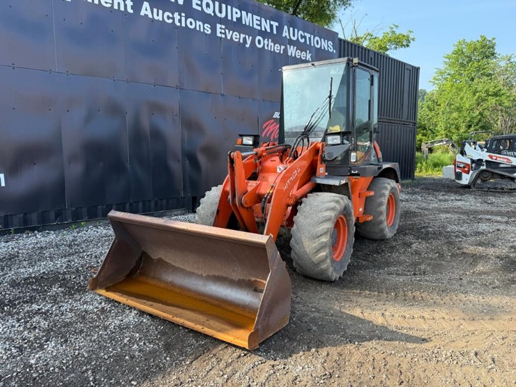 2019-hitachi-zw80-5b-image-8