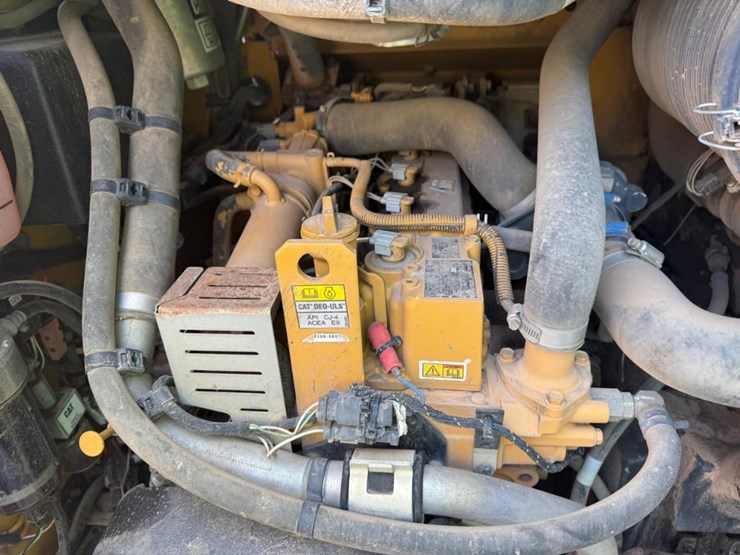 2015-caterpillar-277d-image-15