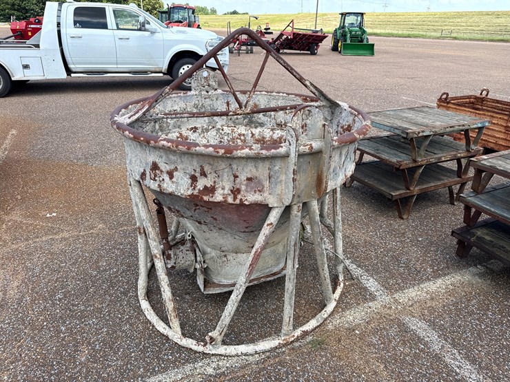#9448-•-concrete-dump-(small)-image-3