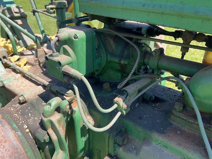 john-deere-b-image-24