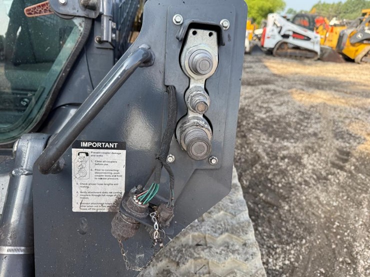 2021-deere-325g-image-11