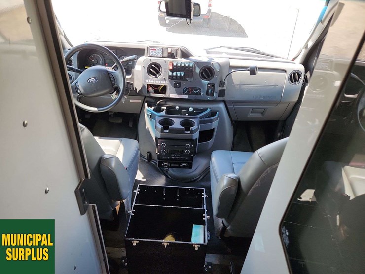 2017-ford-e450-image-16