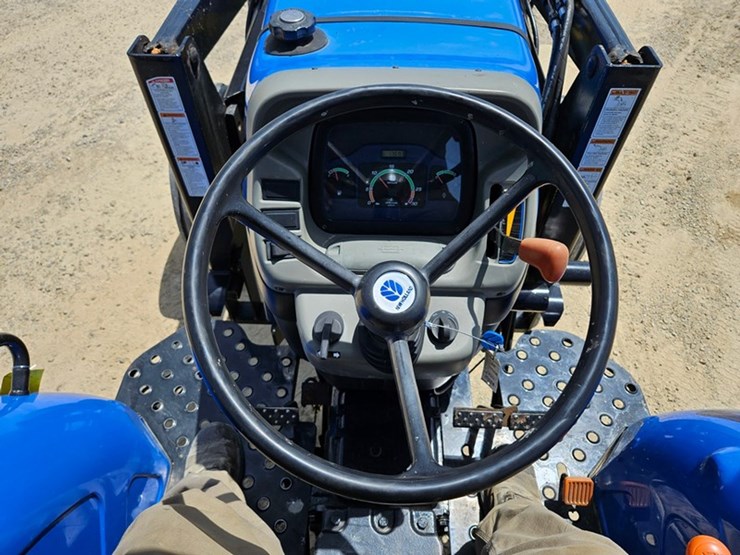 new-holland-tt60a-image-32
