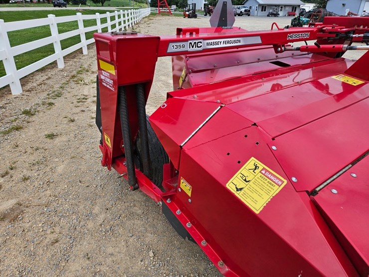 massey-ferguson-1359-image-16