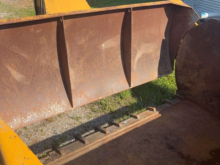 ashland-6-yard-dirt-scraper,-model-600d,-pull-type,-2-hyd-remotes,-s/n--15217-image-11