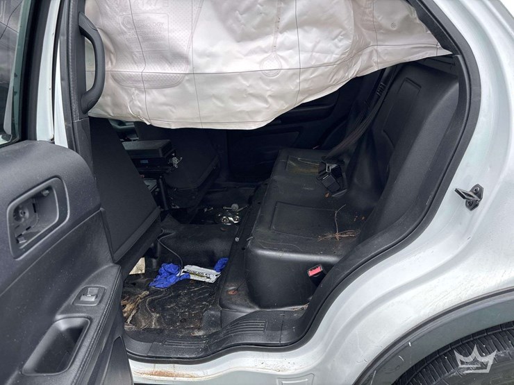 2019-ford-explorer-image-10