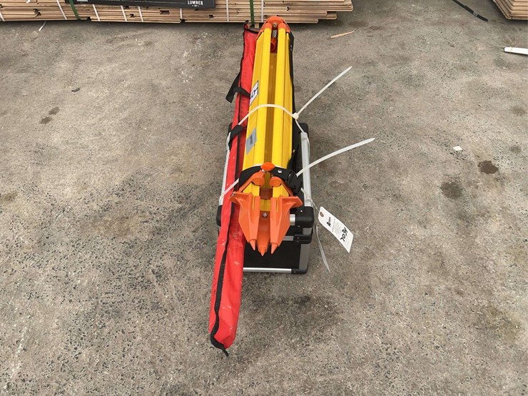 surveying-tripod-and-equipment-case-image-5
