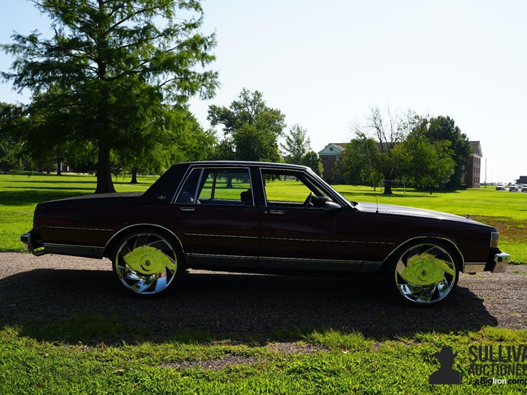 run-#30---1988-chevrolet-caprice-sedan-image-4