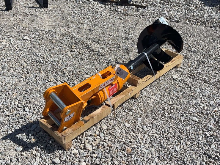 giyi-hydraulic-earth-auger-attachment-for-cat-303-image-3