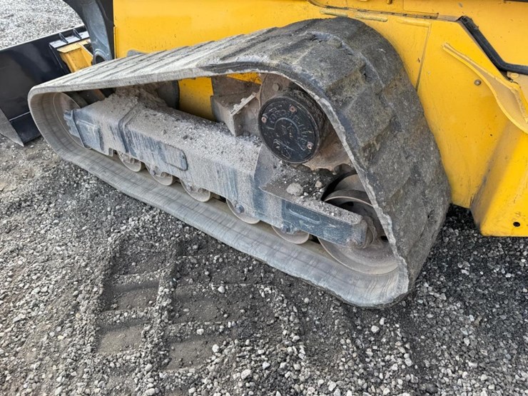 2019-deere-331g-image-18