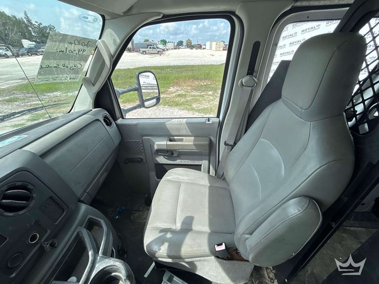 2021-mercedes-benz-sprinter-4500-image-24
