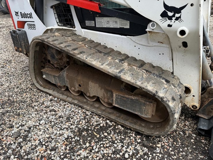 2019-bobcat-t595-image-12