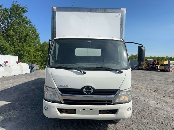 2015-hino-195-image-2
