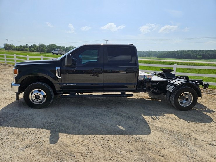 2021-ford-f350-image-2