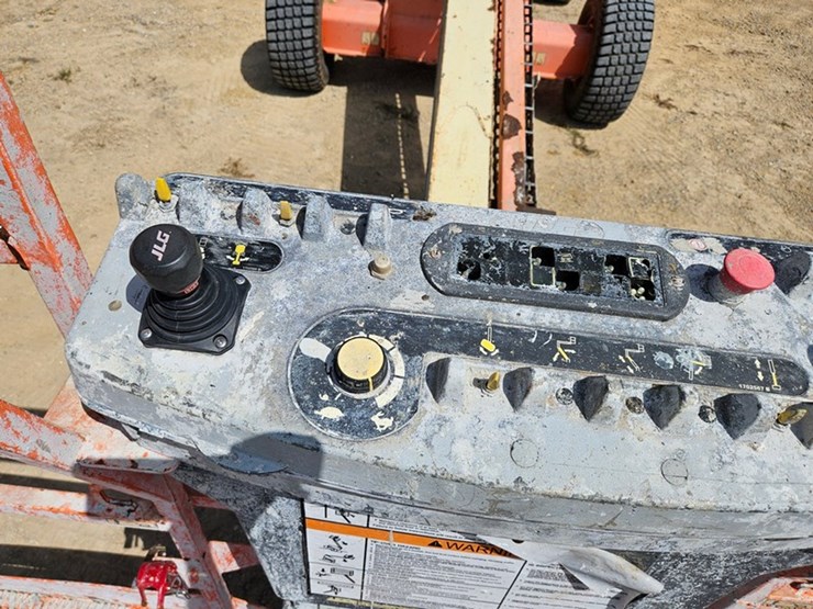 2015-jlg-400s-image-12