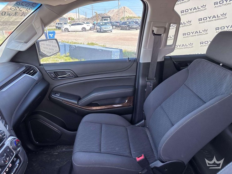2020-chevrolet-tahoe-image-18