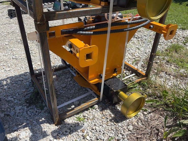 giyi-ad680-hydraulic-pile-hammer-image-7