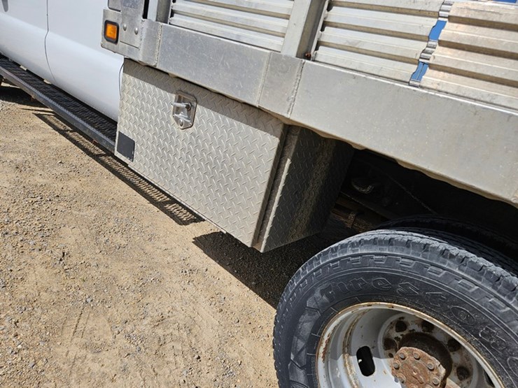 2011-ford-f350-image-16