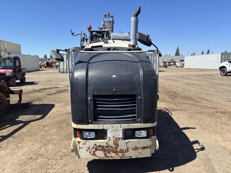 2007-volvo-mw500-image-8