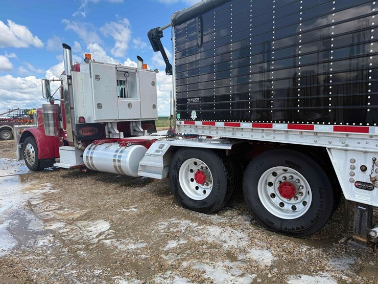 1999-peterbilt-378-image-3