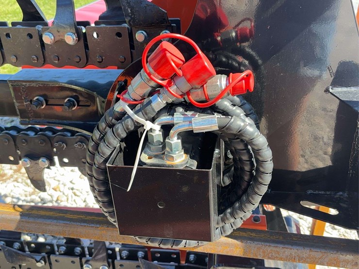 d39-skid-steer-trencher-attachment-image-13
