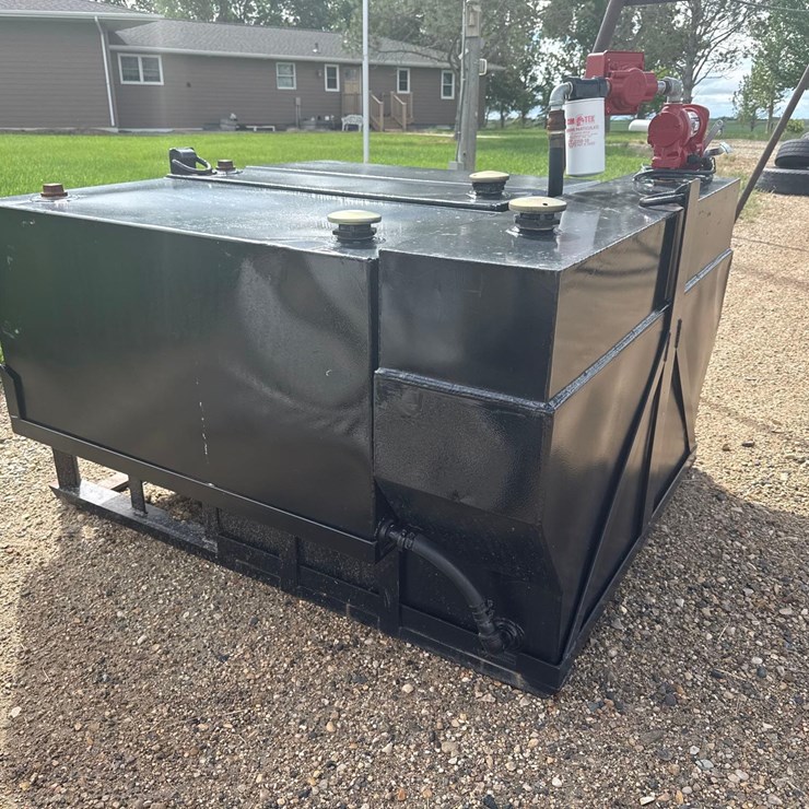 Service Tank With Pump