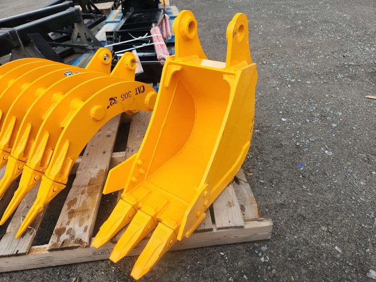 caterpillar-305-image-1
