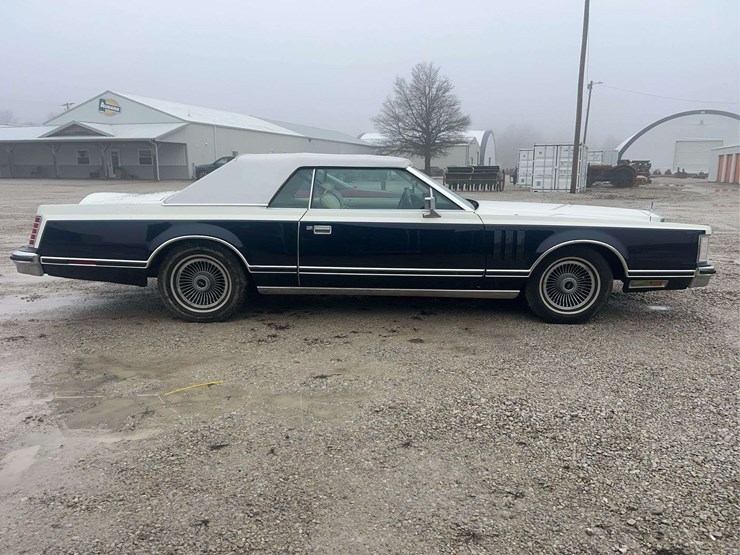 1979-lincoln-continental-mark-v-image-6