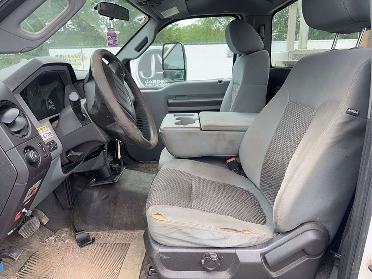 2013-ford-f550-xl-image-24
