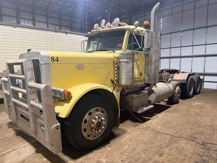 1995-peterbilt-379-image-1