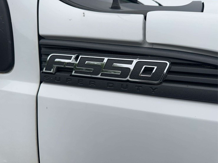 2013-ford-f550-xl-image-13