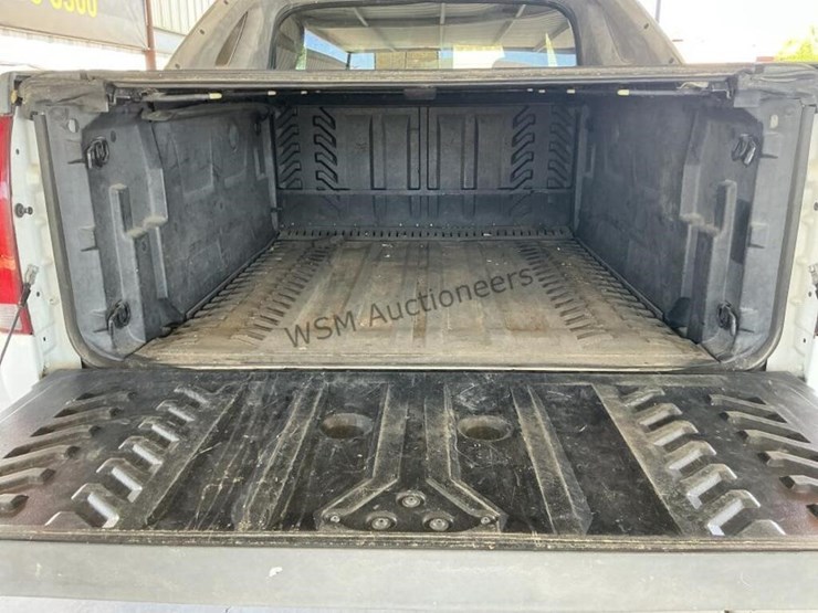 2003-chevrolet-avalanche-p/u-image-10