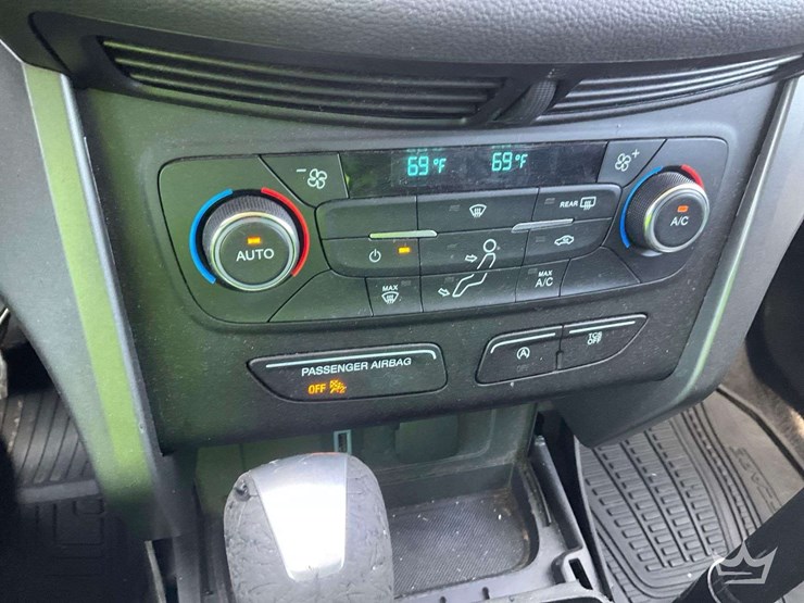 2017-ford-escape-image-18