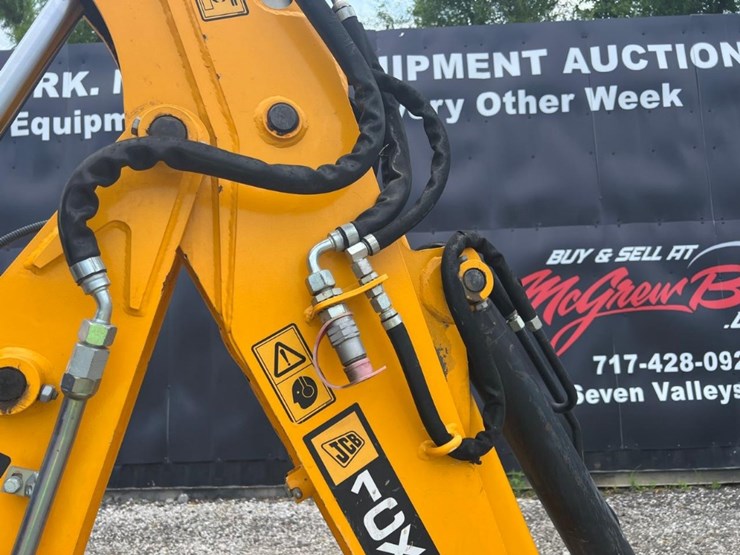 2022-jcb-1cxt-image-16